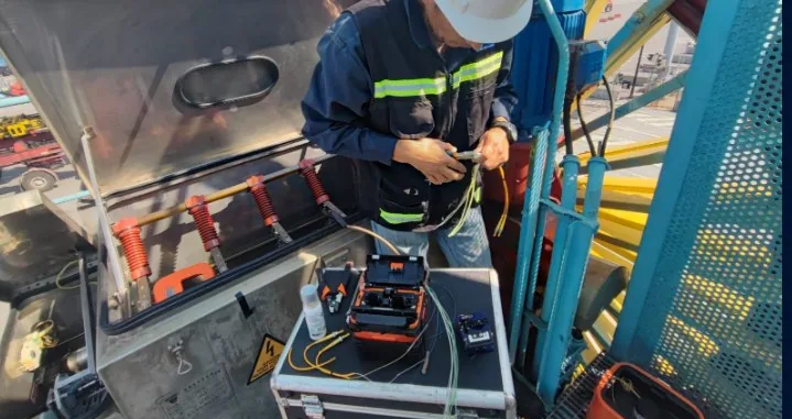 Fusión de fibra óptica en sitio